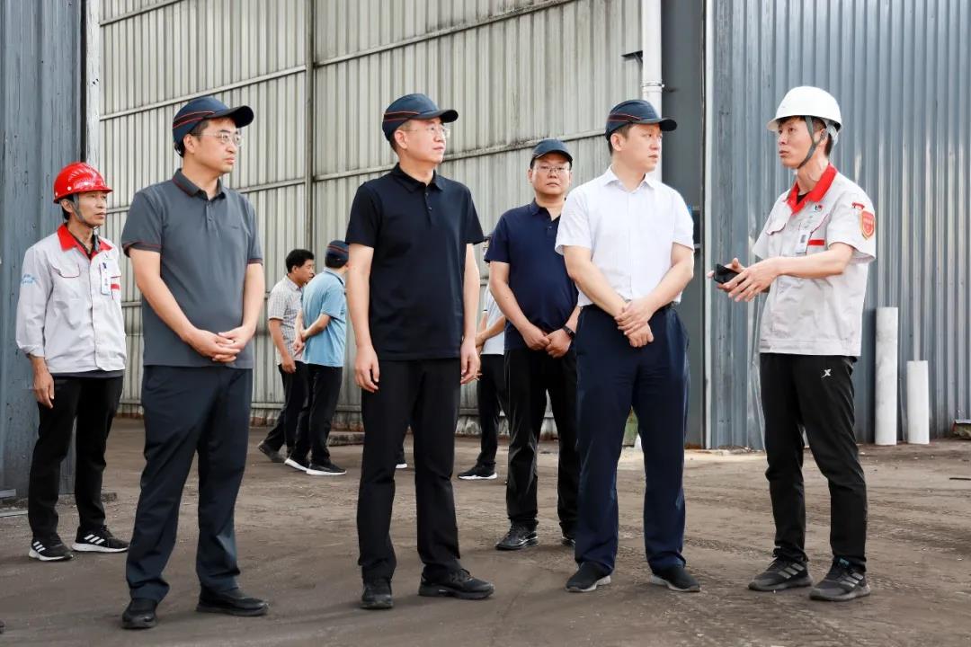 市委常委、副市長(zhǎng)、翼城縣委書(shū)記王淵到華翔（翼城）新材料科技園現(xiàn)場(chǎng)辦公