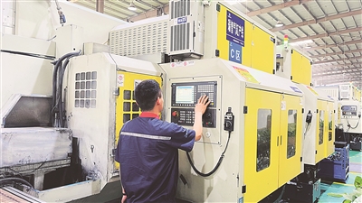 擁抱數(shù)智化 制造變“智造”——省人民政府網(wǎng)站要聞介紹華翔“5G+工業(yè)互聯(lián)網(wǎng)”融合應用經(jīng)驗